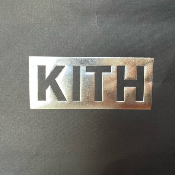 KITH Black Paper Shopper’s Bag With Metallic Silver Block Lettering - Picture 4 of 8